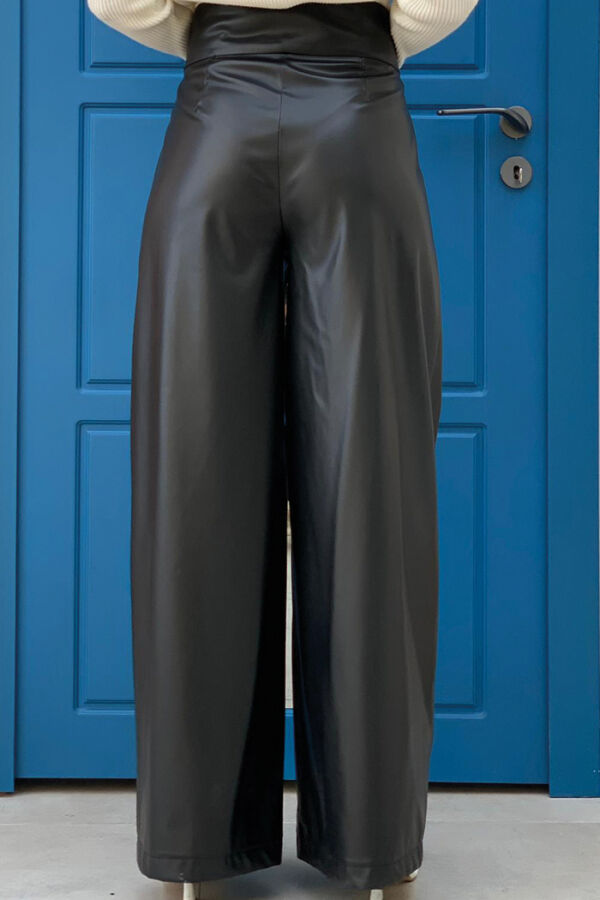 Hose mit Reißverschluss und Knopfdetail aus Leder mit Taschen 0253 Schwarz - 4