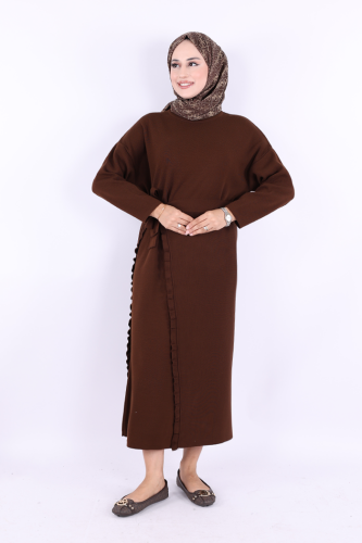 17031 Pelerinli Bağlamalı Triko Elbise Kahverengi - Bym Fashion