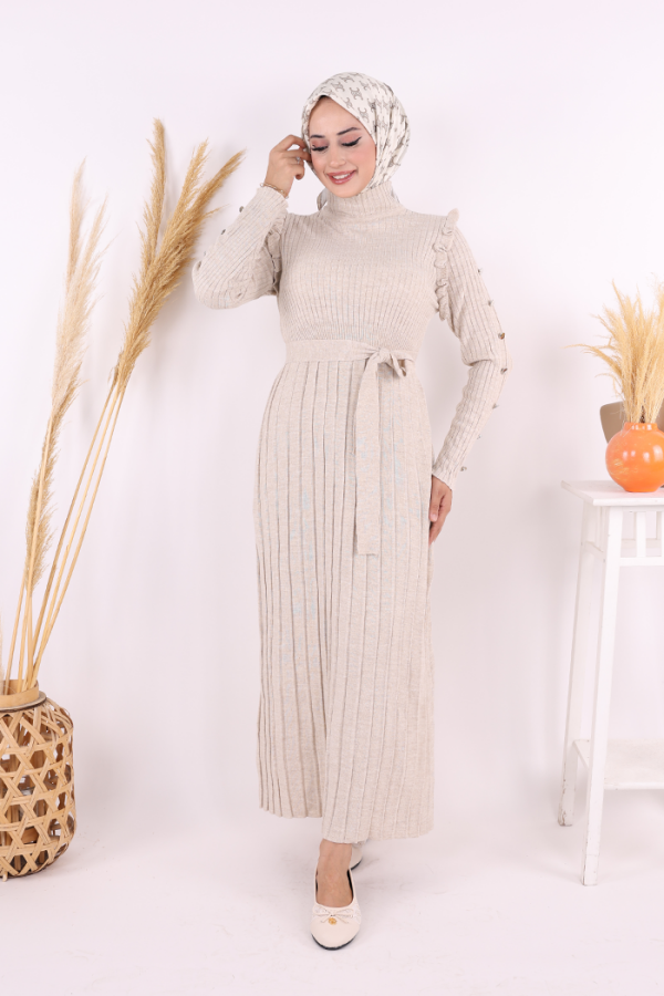 Kolları Metal Zımba Detay Omuz Kısımları Fırfırlı Yarım Boğaz Kendinden Şerit Görünümlü Triko Elbise 22204 Taş - 1