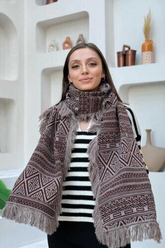 Uç Kısımları Püsküllü Etnik Desenli Triko Şal 22233 Kahverengi - Bym Fashion