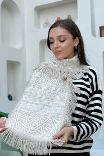 Uç Kısımları Püsküllü Etnik Desenli Triko Şal 22233 Taş - Bym Fashion