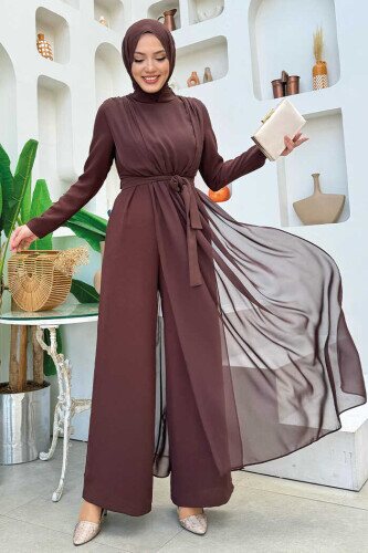 Şifon Pelerin Detay Bel Kuşaklı Tulum 3330 Kahverengi - Bym Fashion
