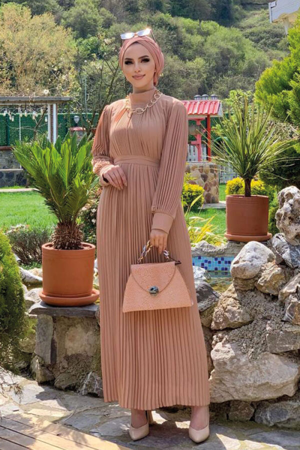 Boğaz Detaylı Piliseli İç Elbiseli Kuşaklı Takım 3403 Vizon - 6