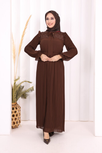 Piliseli Omuz Kısmı Dantel Görünümlü Yaka Detay Elbise 3726 Kahverengi 