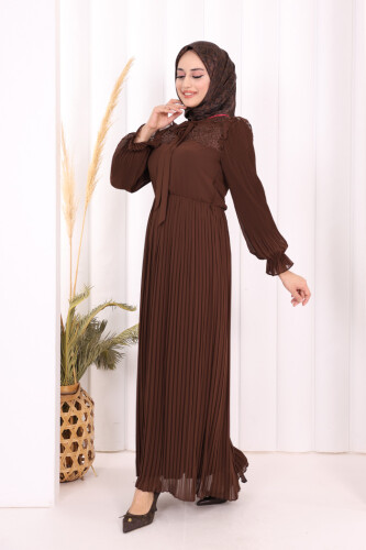 Piliseli Omuz Kısmı Dantel Görünümlü Yaka Detay Elbise 3726 Kahverengi - 3