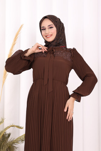 Piliseli Omuz Kısmı Dantel Görünümlü Yaka Detay Elbise 3726 Kahverengi - 5