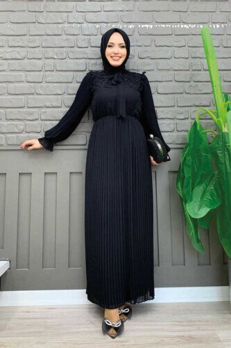 Piliseli Omuz Kısmı Dantel Görünümlü Yaka Detay Elbise 3726 Siyah - Bym Fashion