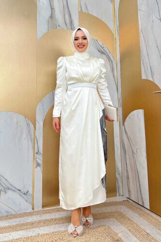 فستان سهرة من الساتان بتفاصيل مزينة بشراشيب وحزام 3763 بيج فاتح - 2