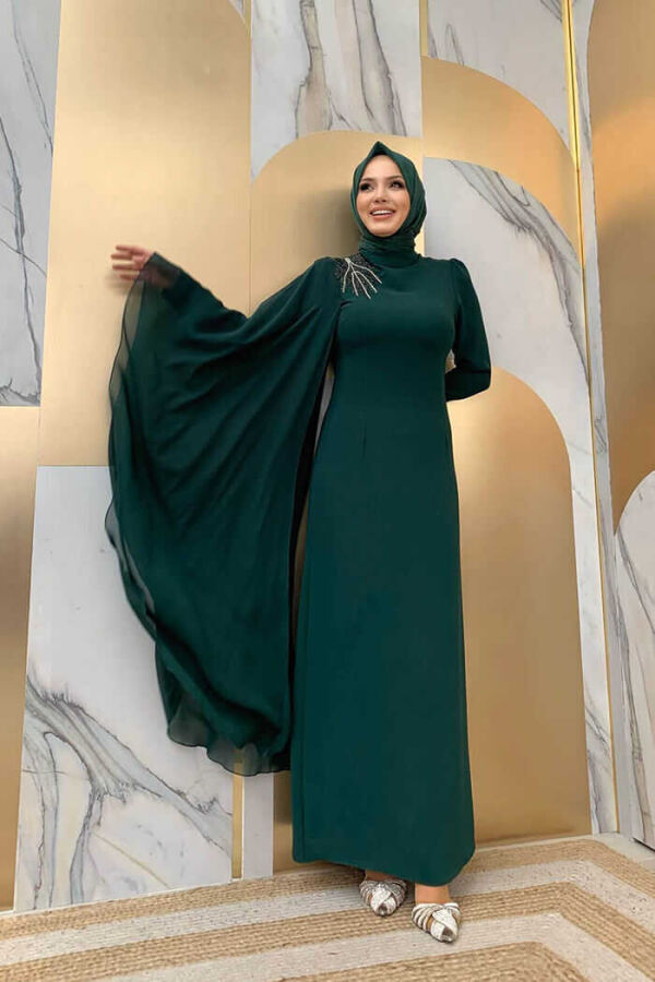 Einärmeliges Chiffon-Abendkleid mit Cape-Schulter und Stickerei-Detail 3796 Smaragd - 1