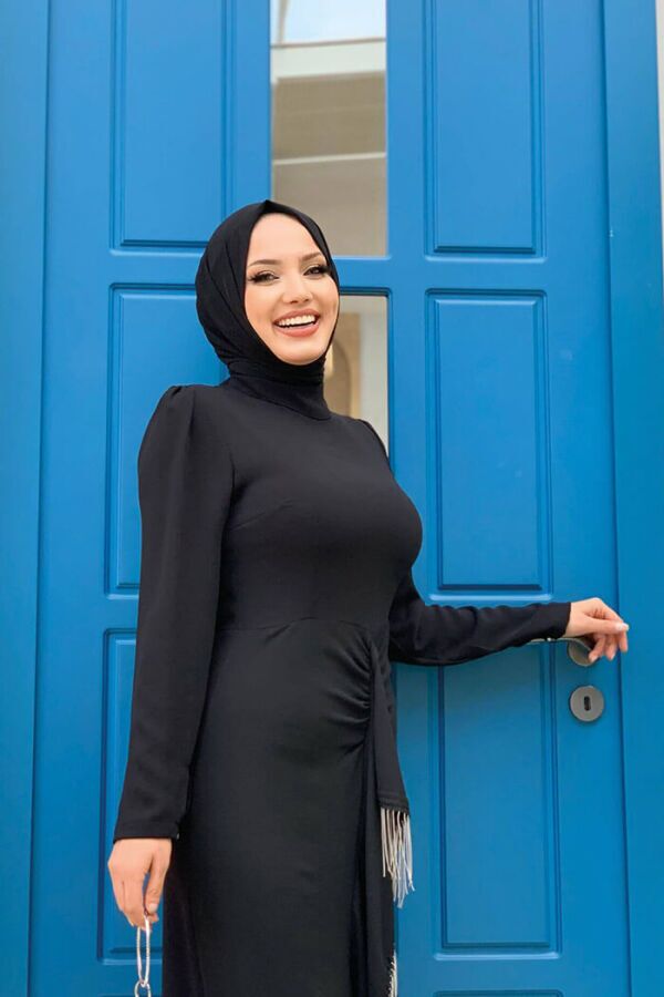 Abendkleid mit Fischmotiv und Quastendetail vorne, Modell 3810, Schwarz - 4