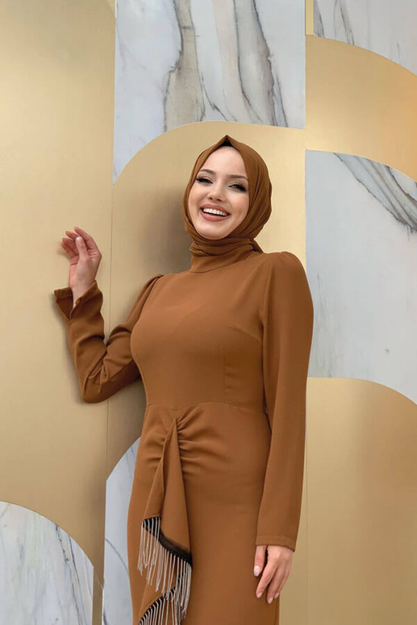 فستان سهرة بتصميم سمكة مزين بشراشيب بسلسلة أمامية 3810 لون أسمر - 8