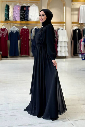 Halbhalsausschnitt, detaillierte Vorderseite, mehrlagiges, gefüttertes Chiffon-Abendkleid 4976 Schwarz - 3