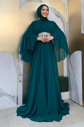 Pelerinli Bel Taş İşleme Detay Şifon Abiye Elbise 5001 Zümrüt - Bym Fashion