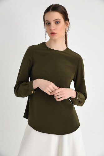 Kurze Unterwäschebluse mit geradem Rundhalsausschnitt und Manschettenknöpfen, 5298 Khaki - 5