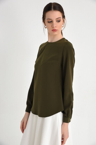 Kurze Unterwäschebluse mit geradem Rundhalsausschnitt und Manschettenknöpfen, 5298 Khaki - 6