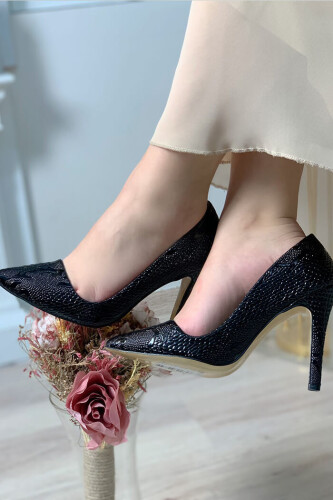 6536 Kabartma Desenli Stiletto Siyah - Bym Fashion
