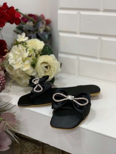 6557 Saten Taşlı Terlik Siyah - Bym Fashion