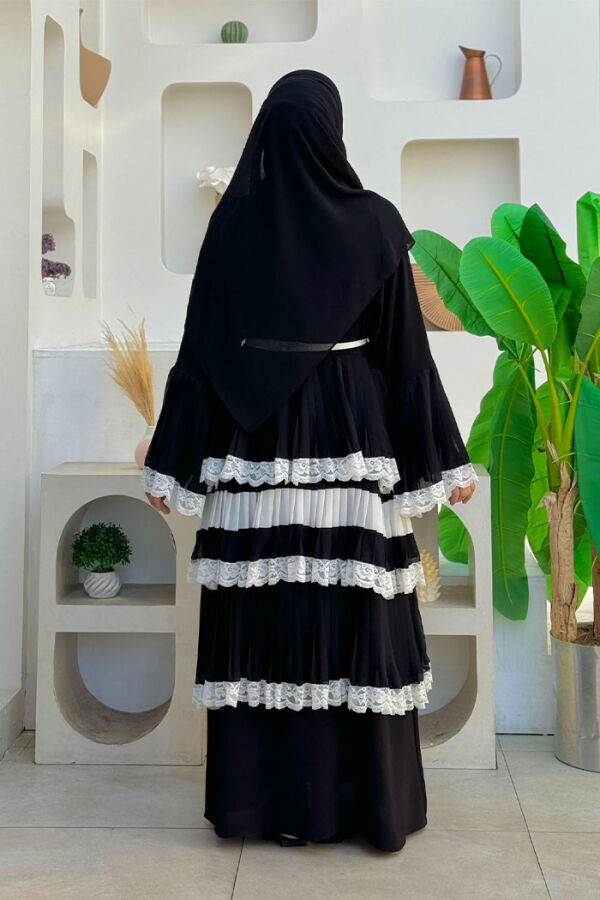 Kol Manşetleri ve Eteği Kat Kat Dantel Görünümlü Abaya 7807 Siyah - 2