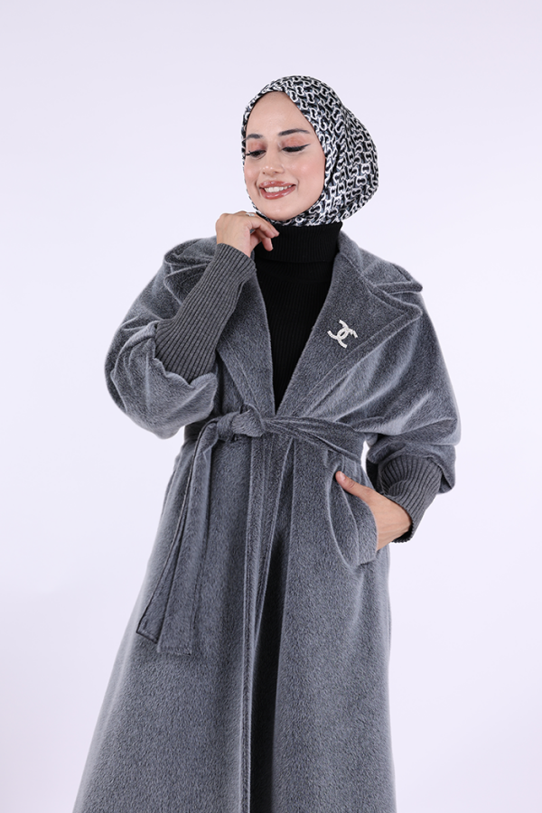Bel Kuşaklı Yaka Taş Broş Detaylı Uzun Kaban 7923 Gri - 5