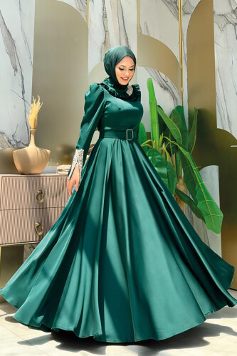 Fırfırlı Taş Detaylı Kemer Aksesuarlı Saten Abiye Elbise 1155 Zümrüt - Bym Fashion