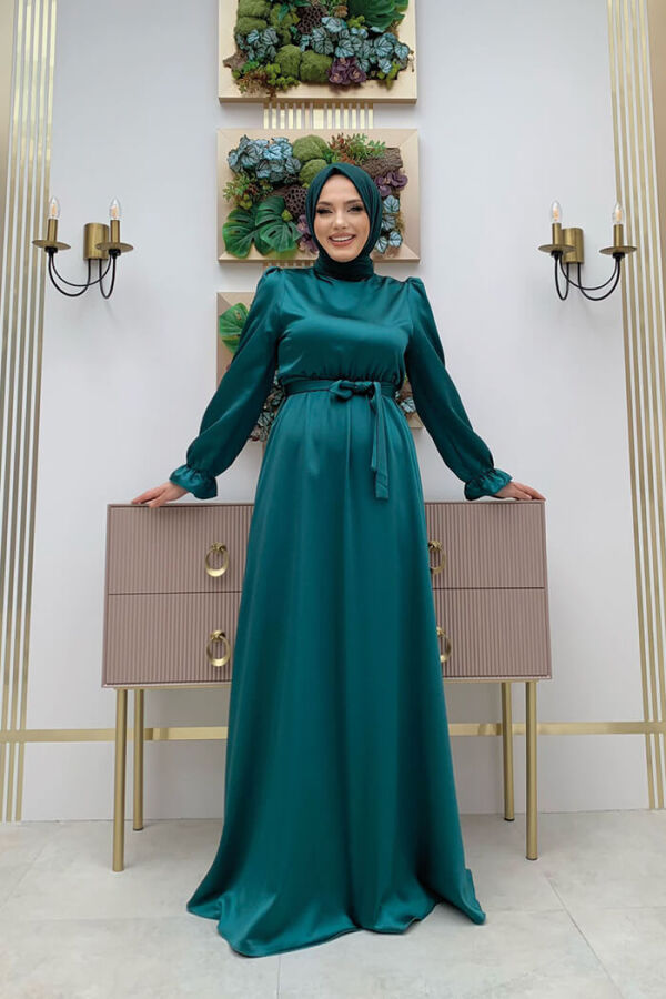Abendkleid aus schlichtem Satin mit Taillenschärpendetail 3791 Smaragd - 2